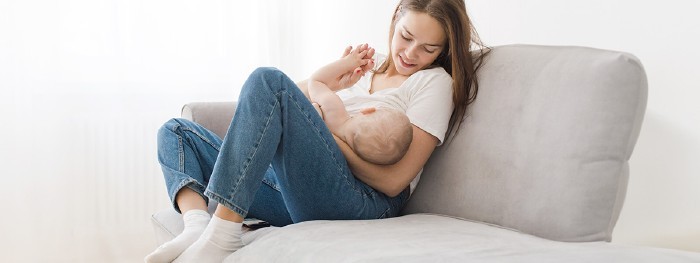 Attaccare correttamente al seno un neonato